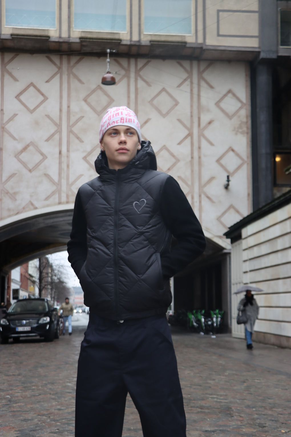 Knit Puff with Pattern - Black